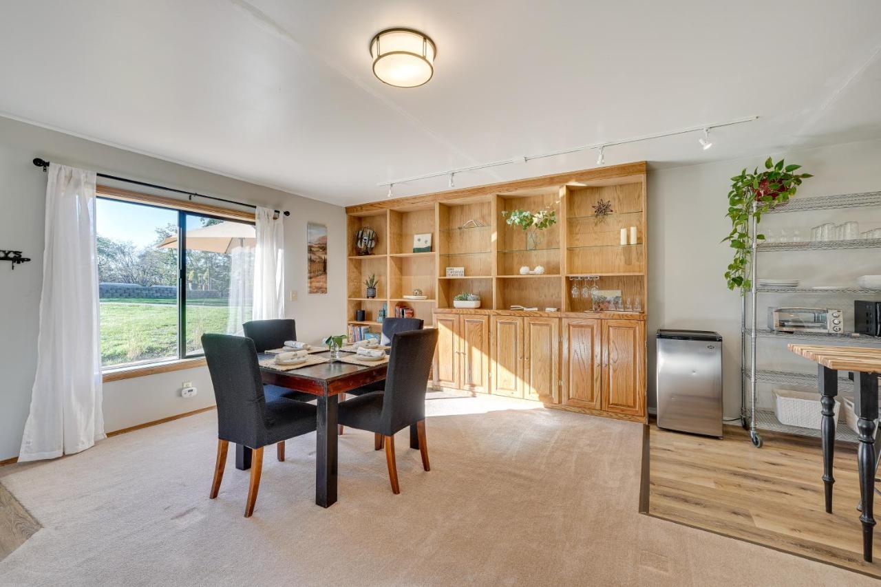 Cozy Central Point Bungalow On Working Winery! Esterno foto