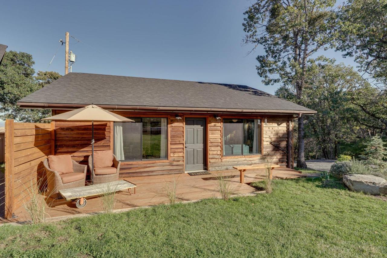 Cozy Central Point Bungalow On Working Winery! Esterno foto