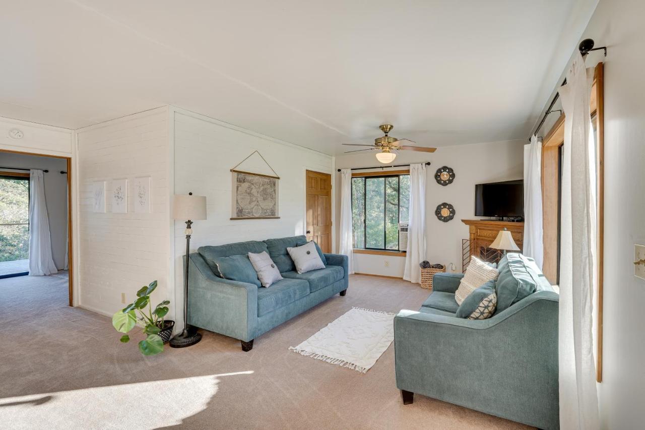 Cozy Central Point Bungalow On Working Winery! Esterno foto