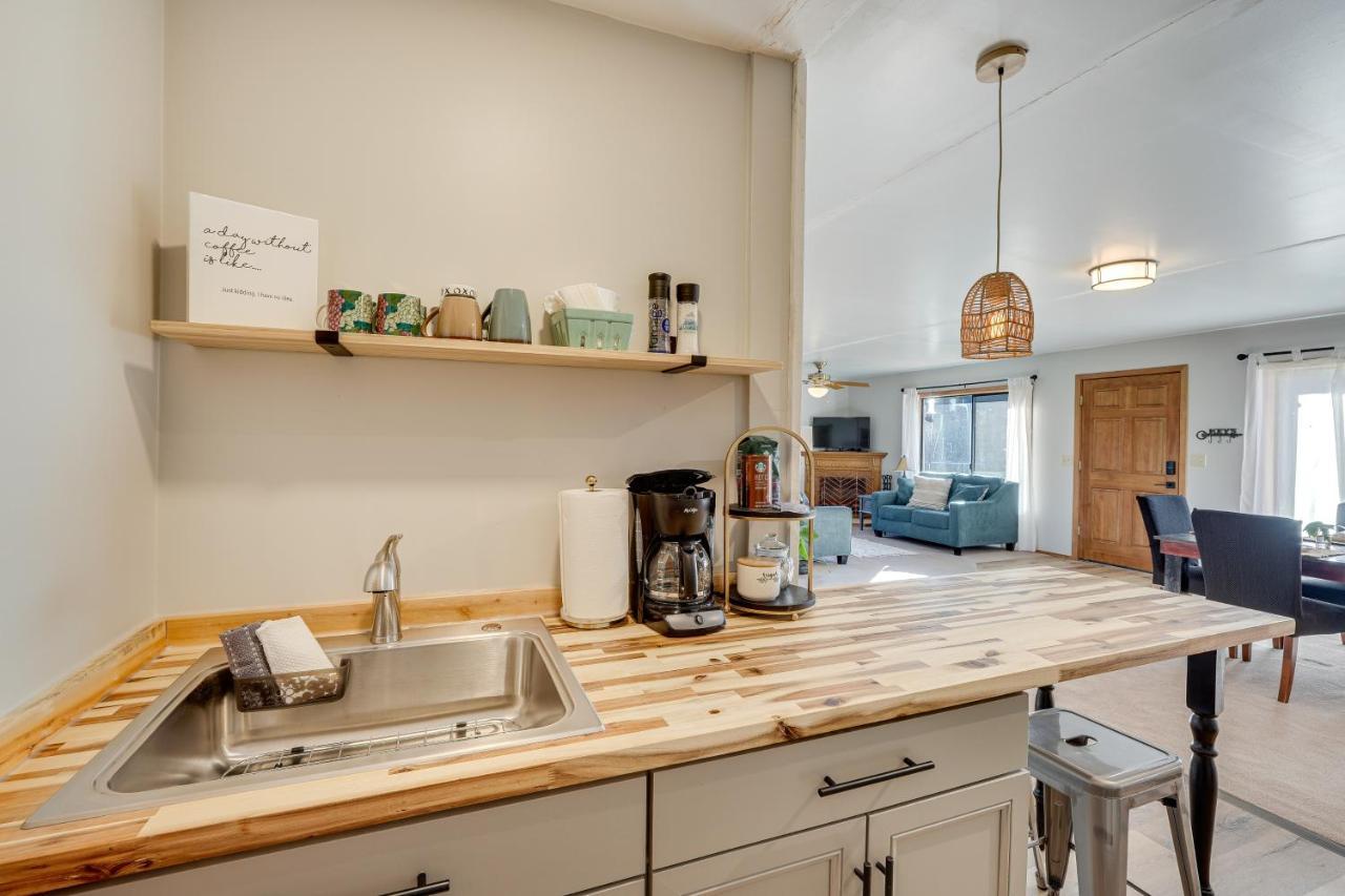 Cozy Central Point Bungalow On Working Winery! Esterno foto