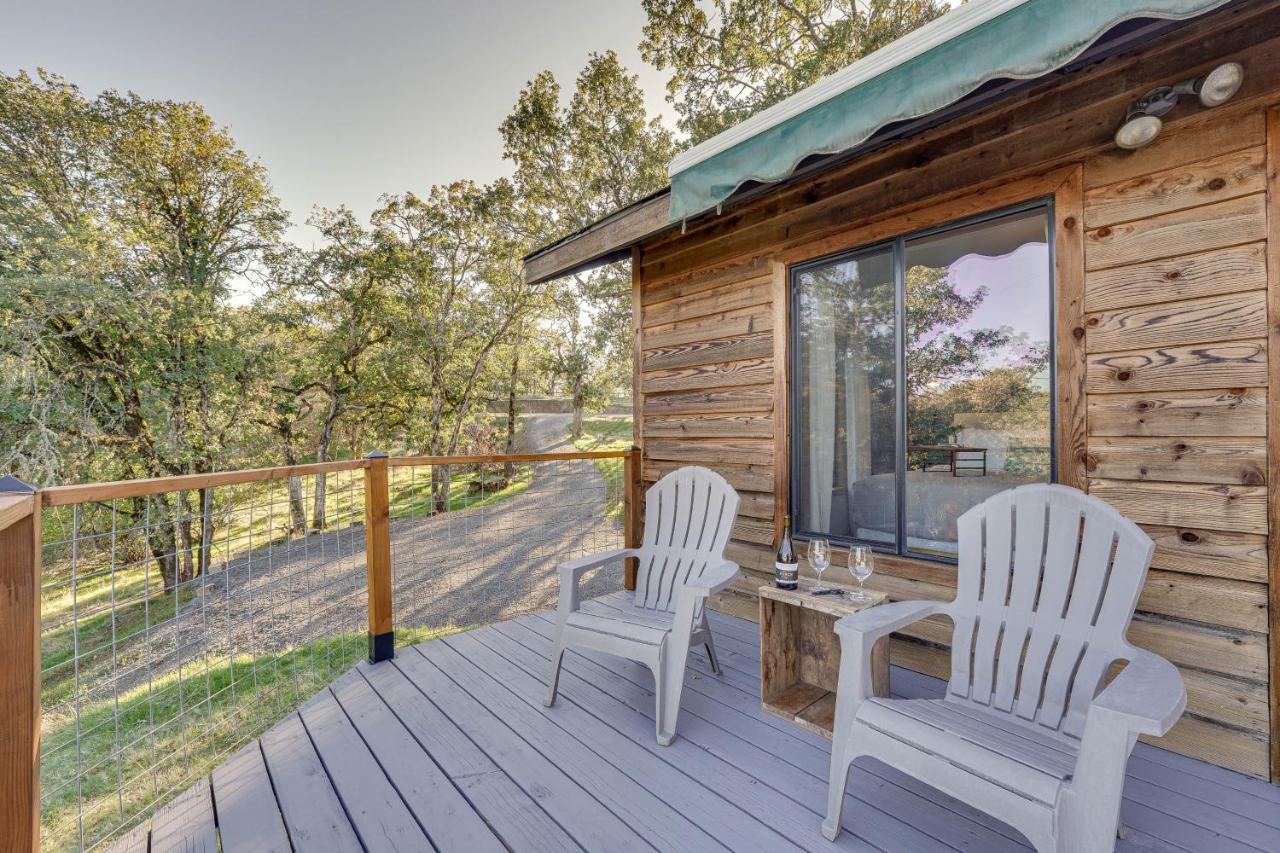 Cozy Central Point Bungalow On Working Winery! Esterno foto